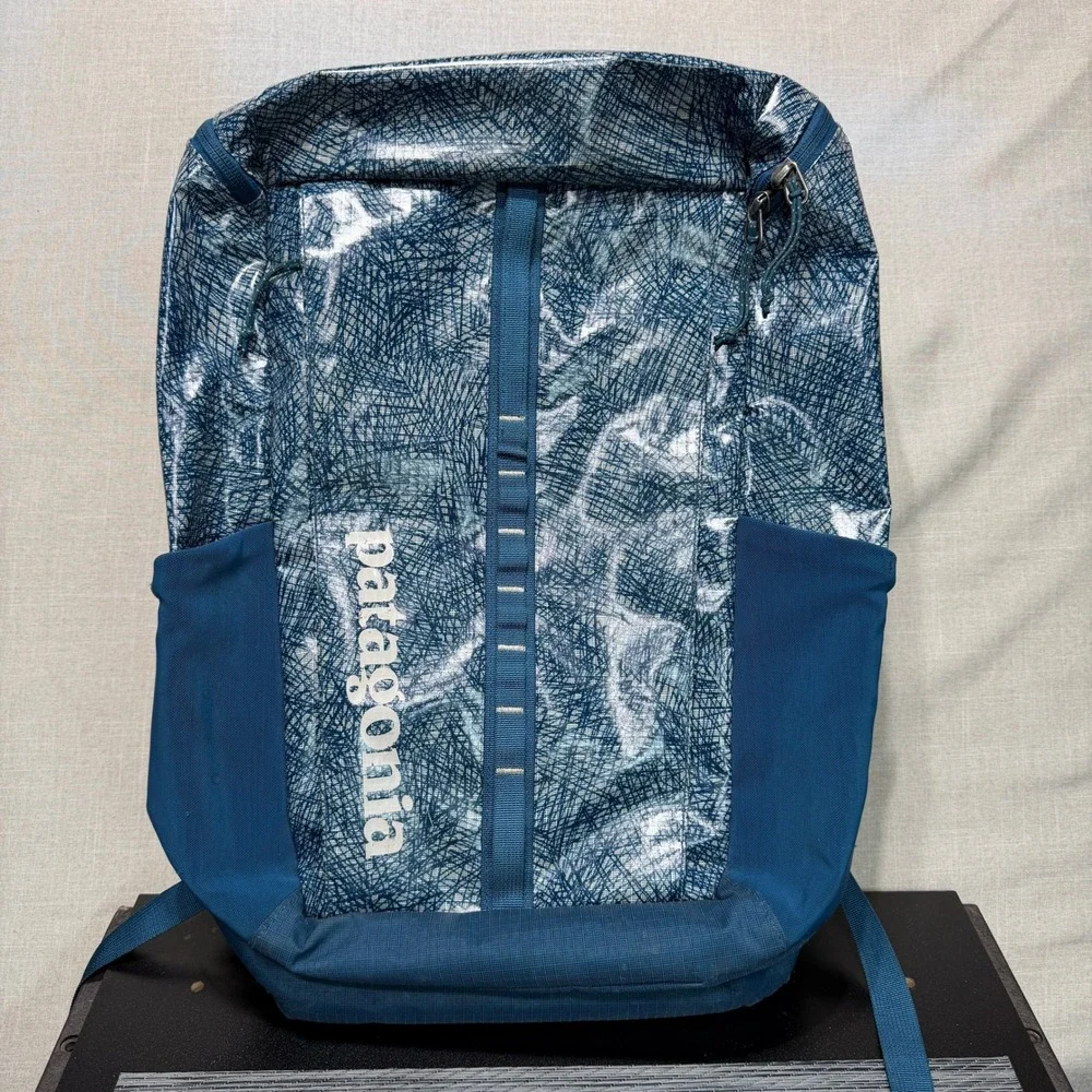 Patagonia Black Hole Pack 25L Backpack Blue 49297 Running Hiking Travel Bag